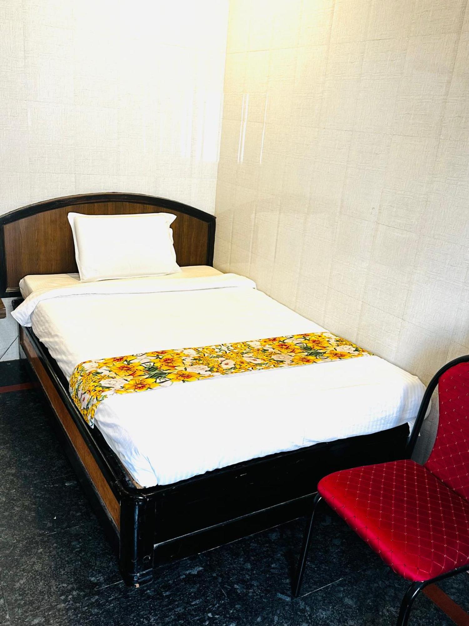Hotel Tejasri Residency Vijayawāda Екстериор снимка