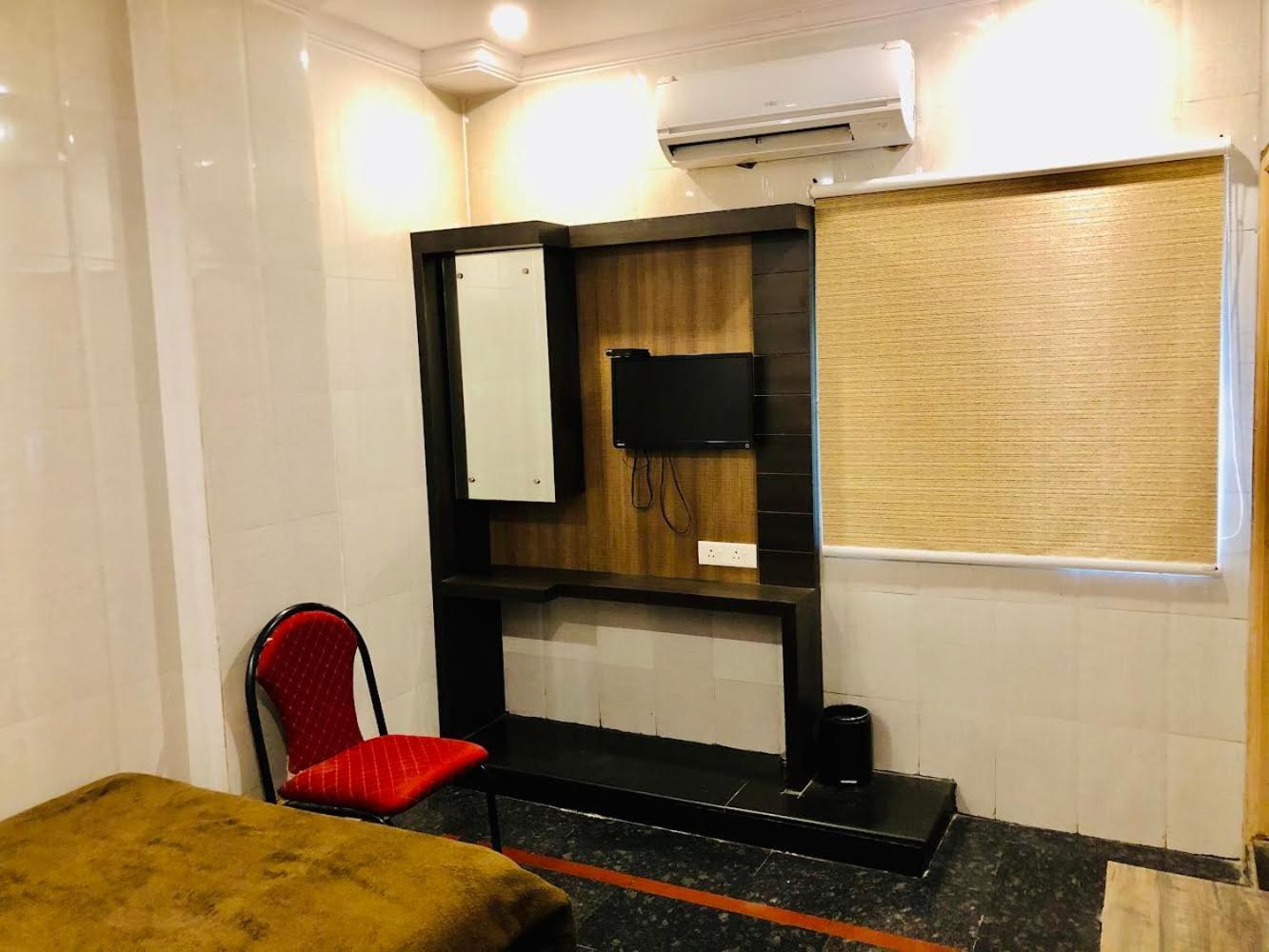 Hotel Tejasri Residency Vijayawāda Екстериор снимка